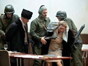Les Ceausescu juste avant leur exécution publique
