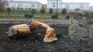 Statue de Lenine détruite