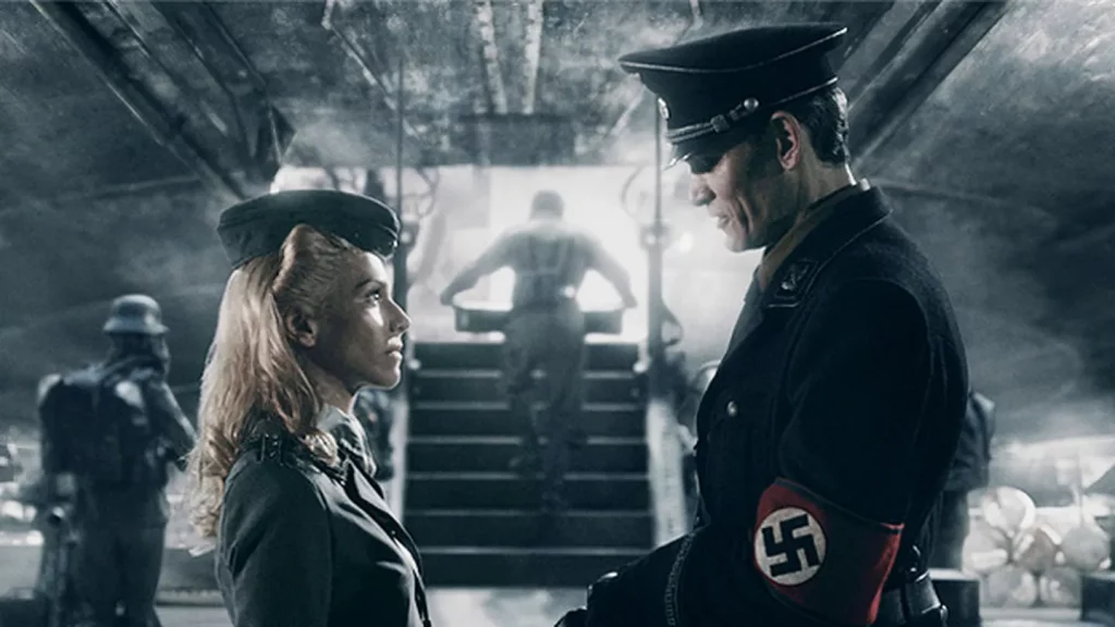 Iron sky : Renate et KLAUS