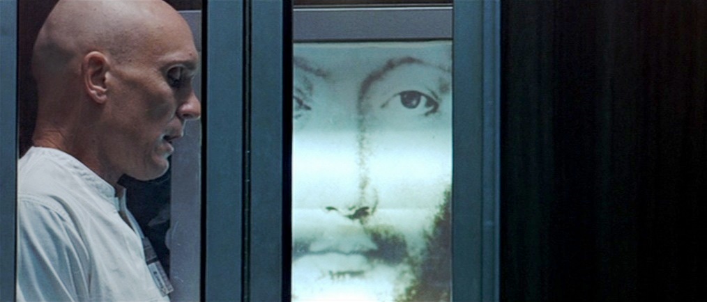 Thx 1138 se confie à Jésus